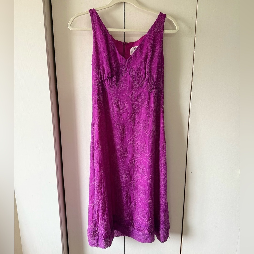NWOT Beautiful Vintage 100% Silk Tocca Dark Pink Embroidered Dress Size 10 - Picture 2 of 9